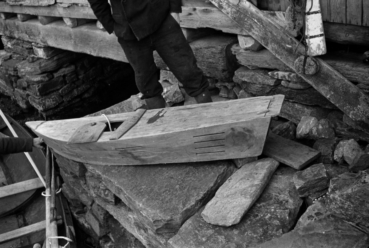 Ole Mikkel Lerøen  used to tow “corves” like this behind his rowing boat 