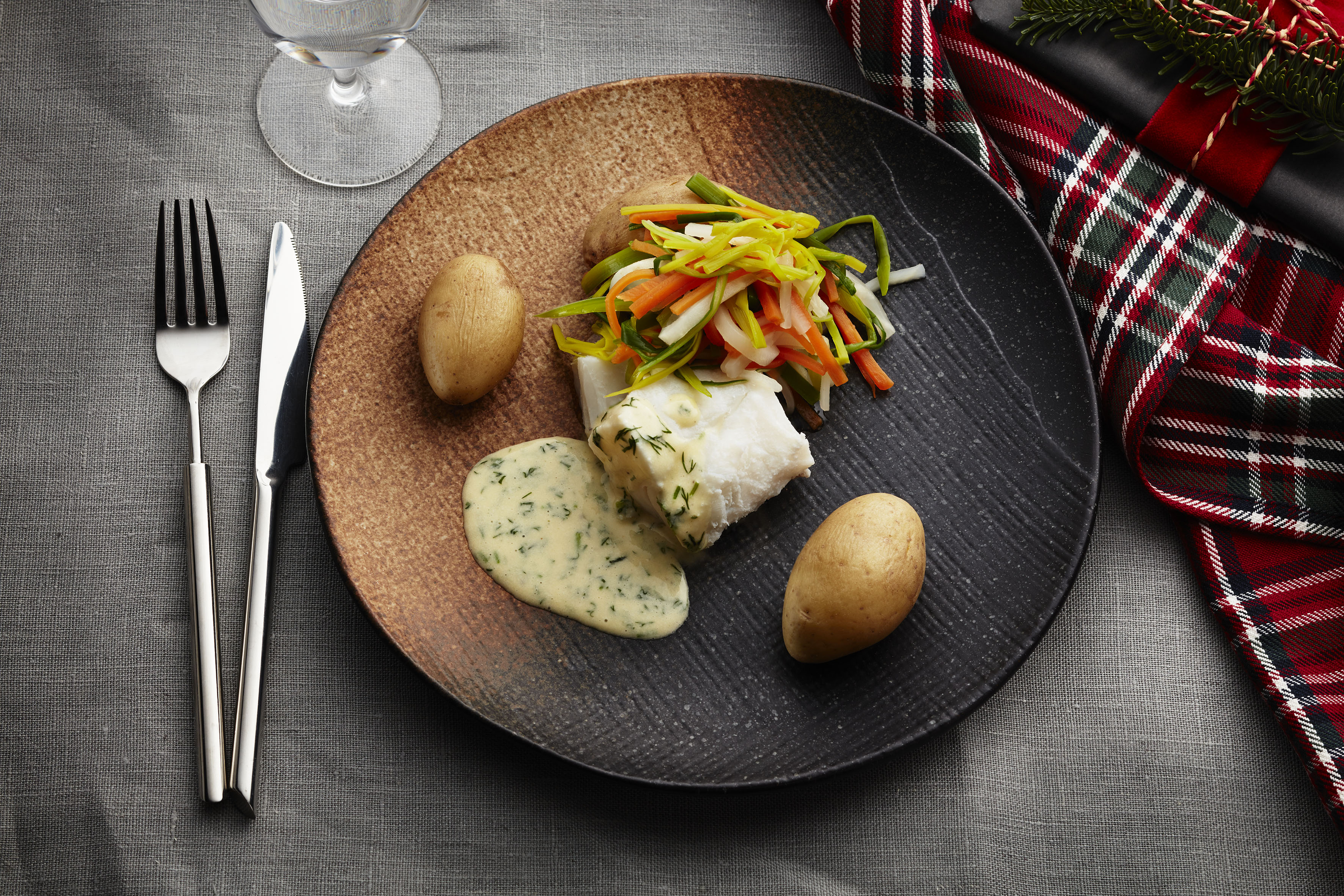 Torsk med mandelpoteter og dillsmør