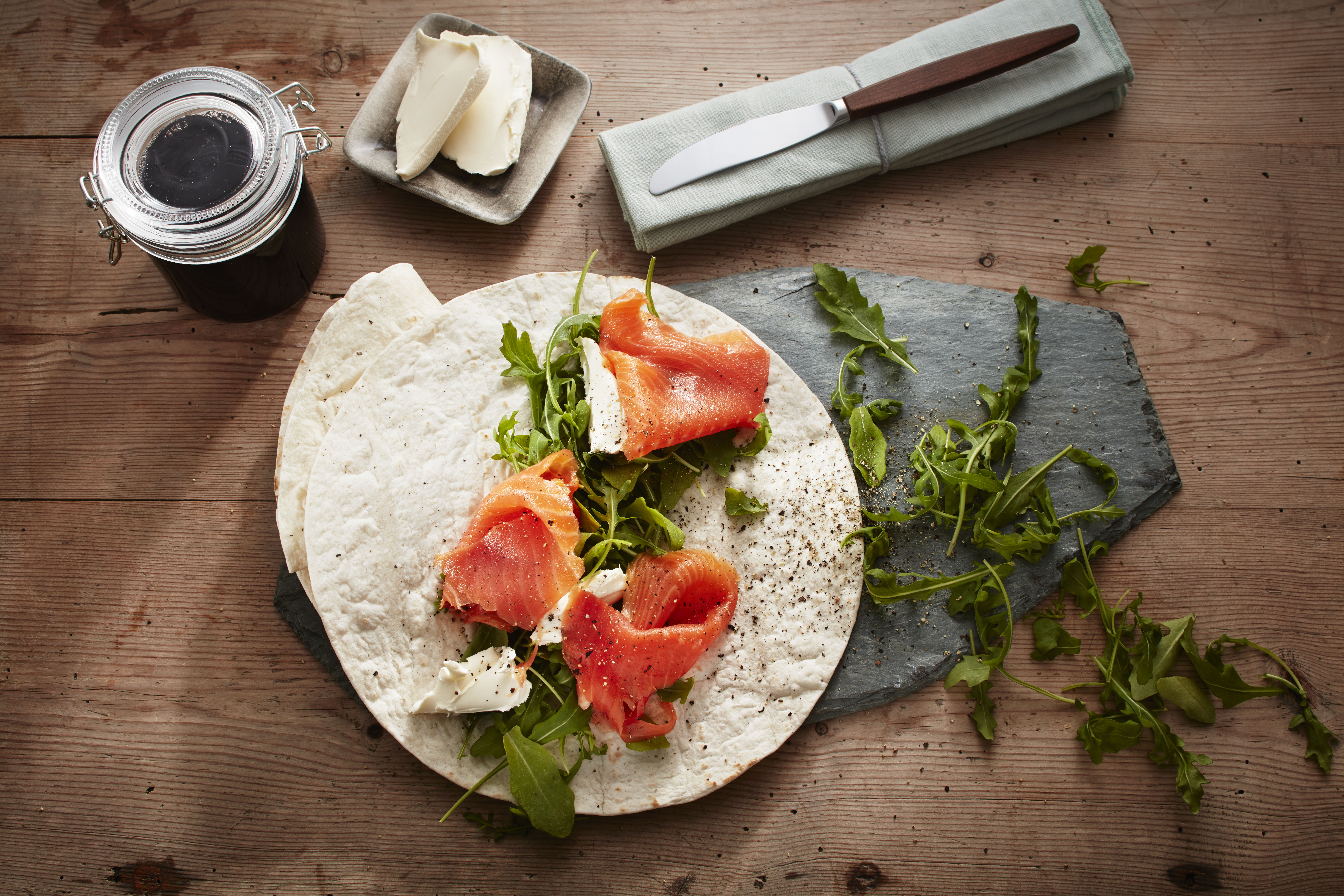 Wraps med røkelaks kremost og ruccola